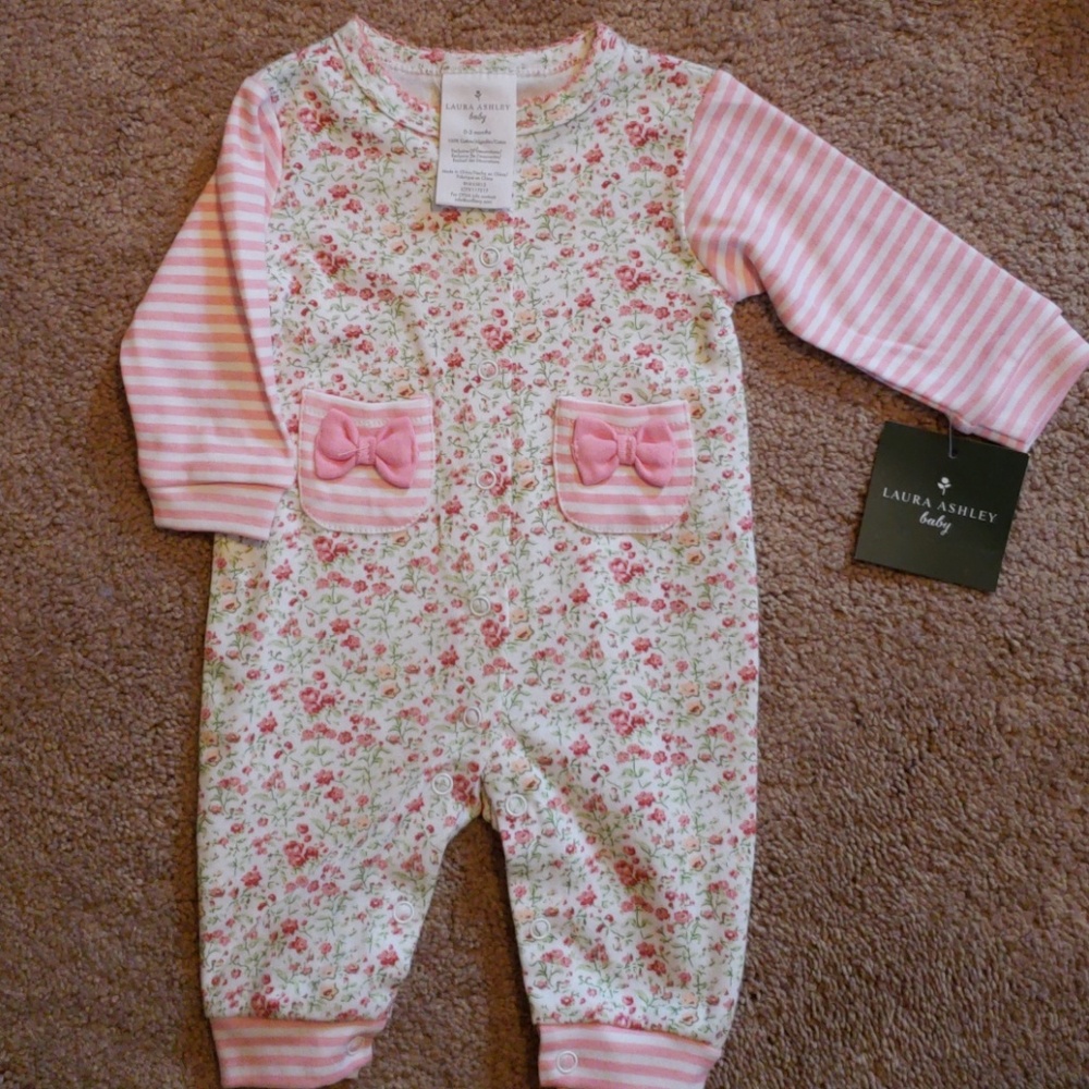 Adorable Floral & Stripes Coverall w/ bow pockets